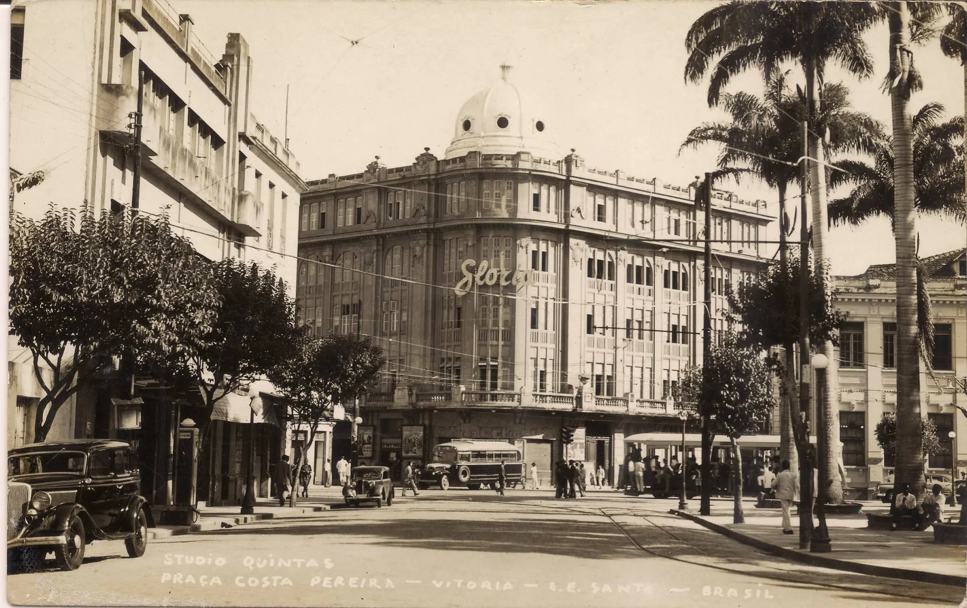 A Praça Costa Pereira nos anos 1920, com o Hotel Glória ao fundo