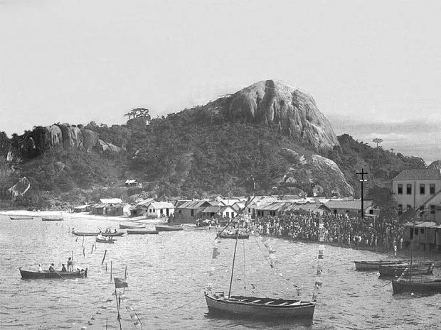 A vila de pescadores da Praia do Suá, por volta de 1940