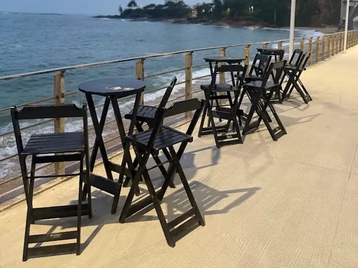 Food Hall Beach